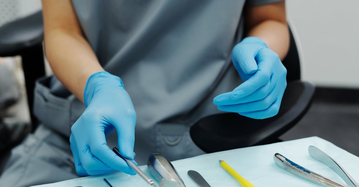 How to Choose the Right Toothbrush and Toothpaste